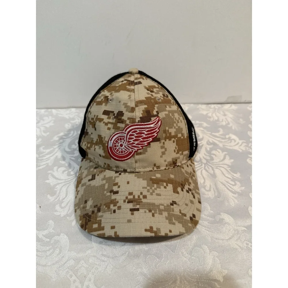 Detroit‎ Red Wings Chevrolet  Hockey Embroidered Mesh Camo Youth Hat Cap